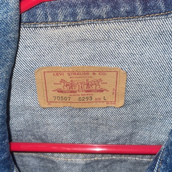 Vintage 80’s Levi’s jean jacket! Very rare indeed.A must have 4 Levi’s collector - Picture 2 of 3